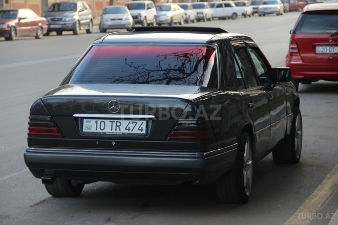 Mercedes E 200 1995, 237,000 km - 2.0 l - Gəncə