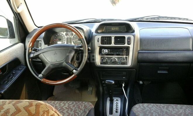 Mitsubishi Pajero io 2002, 155,400 km - 2.0 l - Bakı