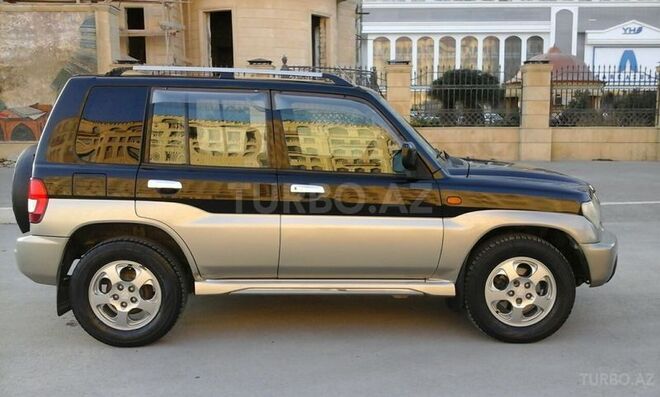 Mitsubishi Pajero io 2002, 155,400 km - 2.0 l - Bakı