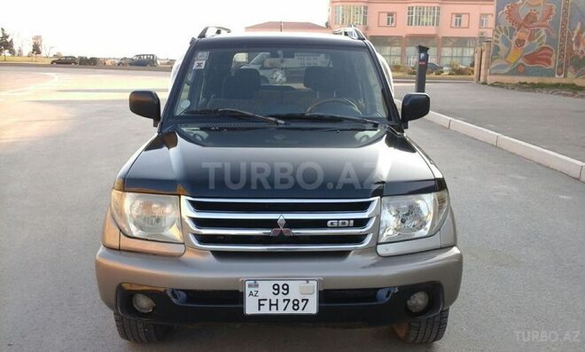 Mitsubishi Pajero io 2002, 155,400 km - 2.0 l - Bakı