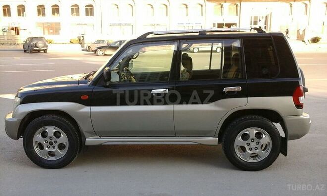 Mitsubishi Pajero io 2002, 155,400 km - 2.0 l - Bakı