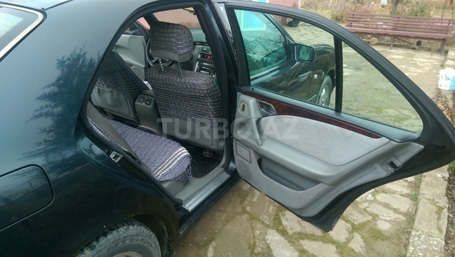 Mercedes E 230 1997, 366,000 km - 2.3 l - Bakı