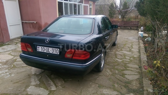 Mercedes E 230 1997, 366,000 km - 2.3 l - Bakı