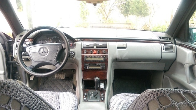 Mercedes E 230 1997, 366,000 km - 2.3 l - Bakı