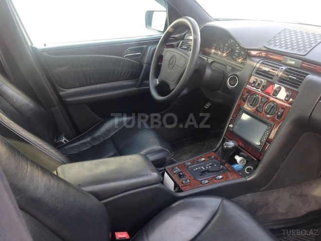 Mercedes E 230 1998, 234,000 km - 2.3 l - Bakı