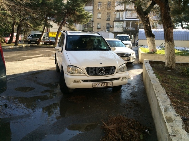Mercedes ML 320 2003, 173,000 km - 3.2 l - Bakı