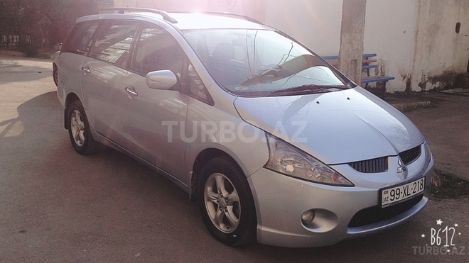Mitsubishi Grandis 2007, 370,000 km - 2.4 л - Bakı