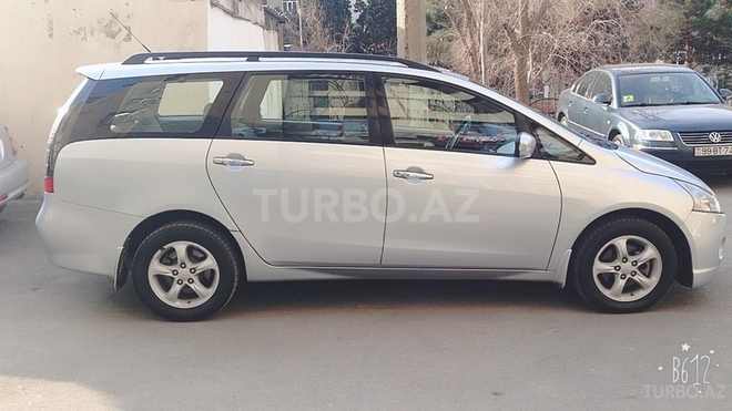 Mitsubishi Grandis 2007, 370,000 km - 2.4 л - Bakı