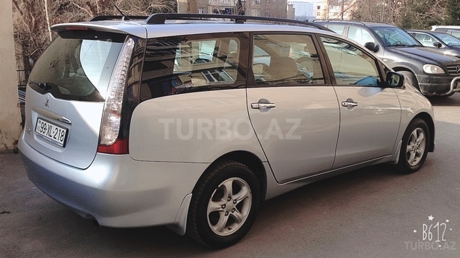 Mitsubishi Grandis 2007, 370,000 km - 2.4 л - Bakı