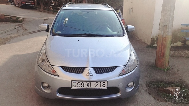 Mitsubishi Grandis 2007, 370,000 km - 2.4 л - Bakı
