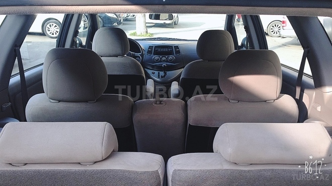 Mitsubishi Grandis 2007, 370,000 km - 2.4 л - Bakı