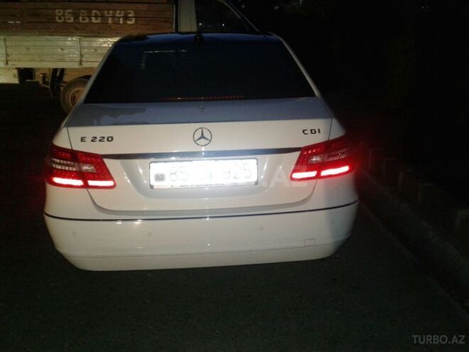 Mercedes E 220 2010, 110,000 km - 2.2 l - Naxçıvan