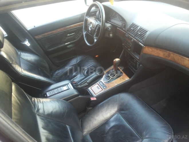 BMW 528 1998, 290,000 km - 2.8 l - Bakı