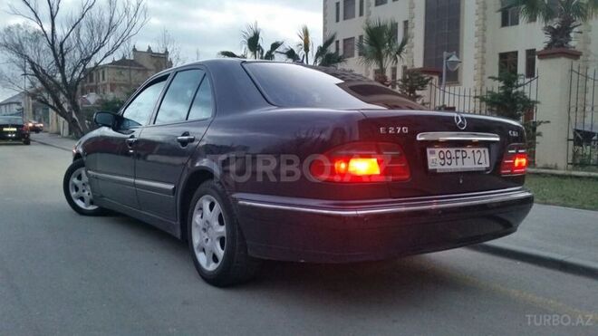 Mercedes E 270 1999, 211,000 km - 2.7 l - Bakı