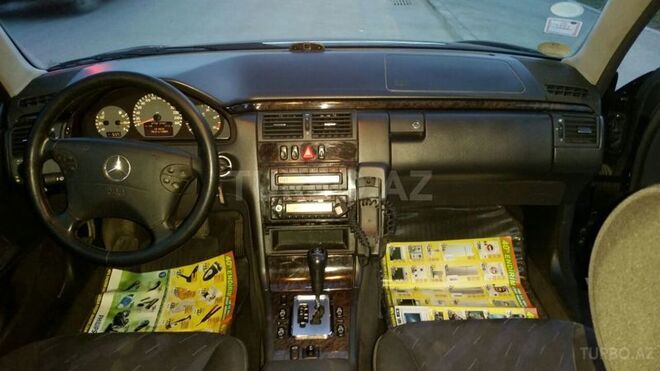 Mercedes E 270 1999, 211,000 km - 2.7 l - Bakı