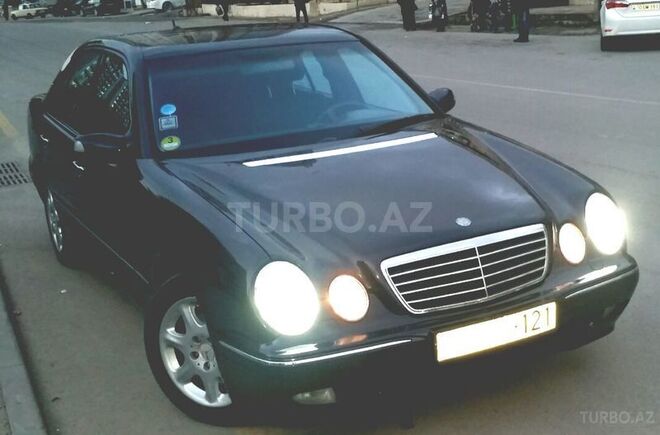 Mercedes E 270 1999, 211,000 km - 2.7 l - Bakı