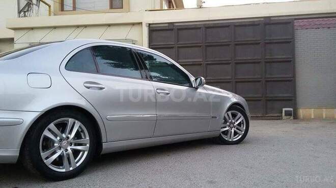 Mercedes E 220 2003, 300,000 km - 0.3 л - Bakı