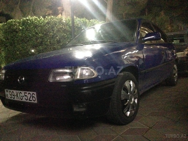 Opel Astra 1997, 300,000 km - 1.6 л - Bakı