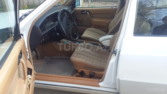 Mercedes 190 1989, 318,583 km - 2.0 l - Bakı