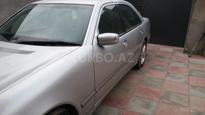 Mercedes E 240 2000, 167,024 km - 2.6 l - Bakı