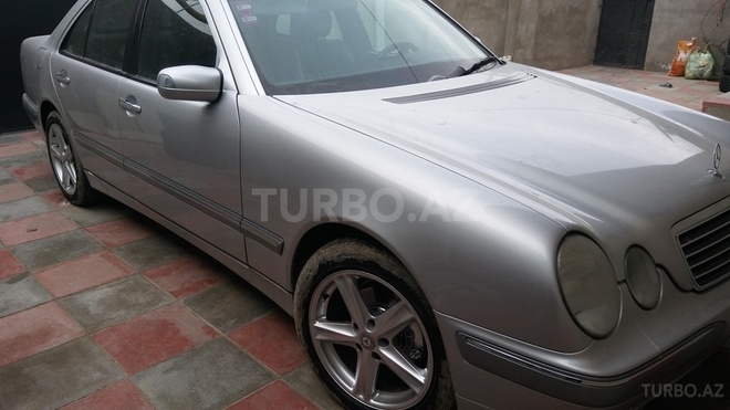 Mercedes E 240 2000, 167,024 km - 2.6 l - Bakı
