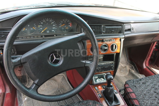 Mercedes 190 1991, 328,000 km - 2.0 л - Qazax