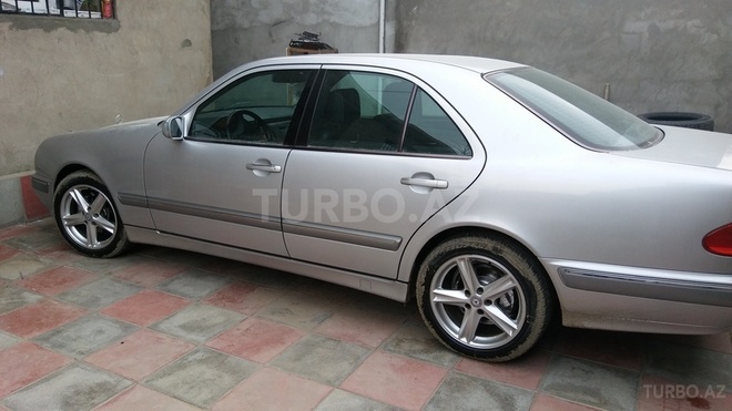 Mercedes E 240 2000, 167,024 km - 2.6 l - Bakı