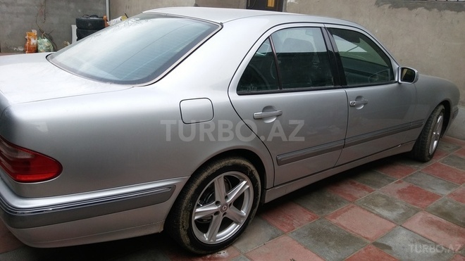 Mercedes E 240 2000, 167,024 km - 2.6 l - Bakı