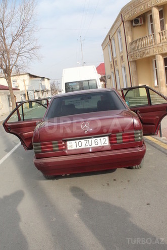 Mercedes 190 1991, 328,000 km - 2.0 л - Qazax