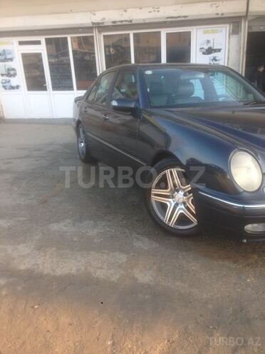 Mercedes E 240 1999, 240,000 km - 2.4 l - Bakı
