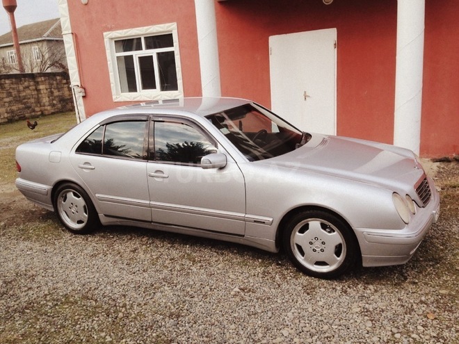 Mercedes E 220 2000, 359,998 km - 2.2 l - Bakı