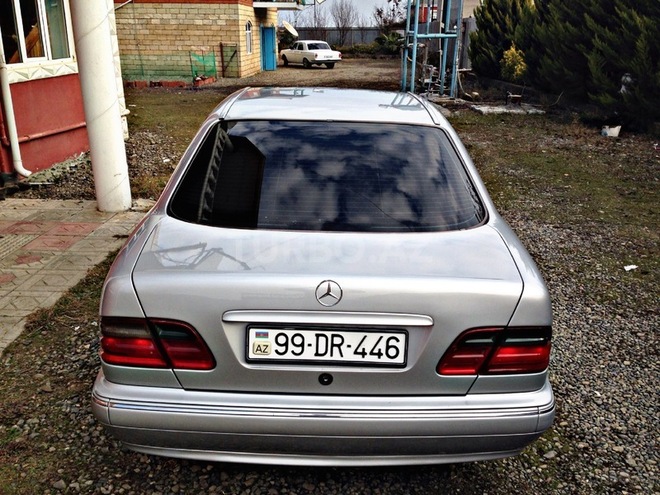 Mercedes E 220 2000, 359,998 km - 2.2 l - Bakı