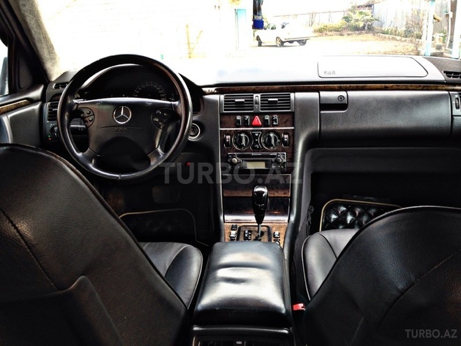 Mercedes E 220 2000, 359,998 km - 2.2 l - Bakı