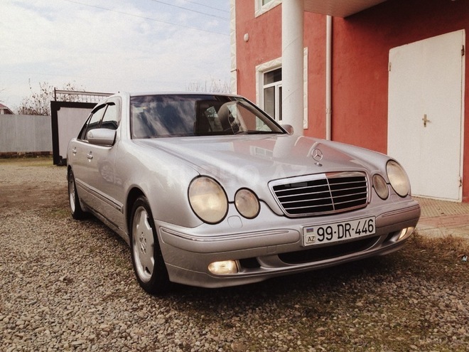 Mercedes E 220 2000, 359,998 km - 2.2 l - Bakı