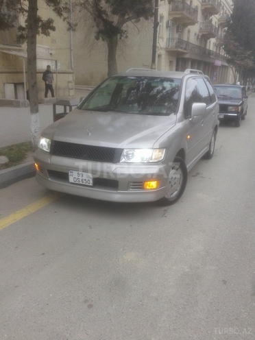 Mitsubishi Chariot 2002, 153,500 km - 2.4 л - Sumqayıt