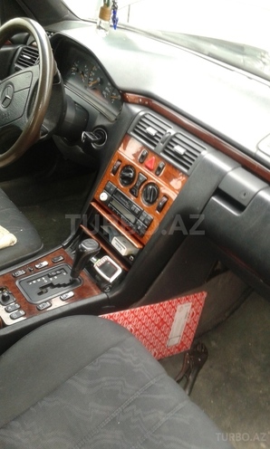 Mercedes E 290 1997, 398,000 km - 2.9 l - Sumqayıt