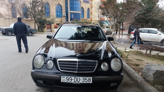Mercedes E 220 2002, 258,000 km - 2.2 л - Bakı