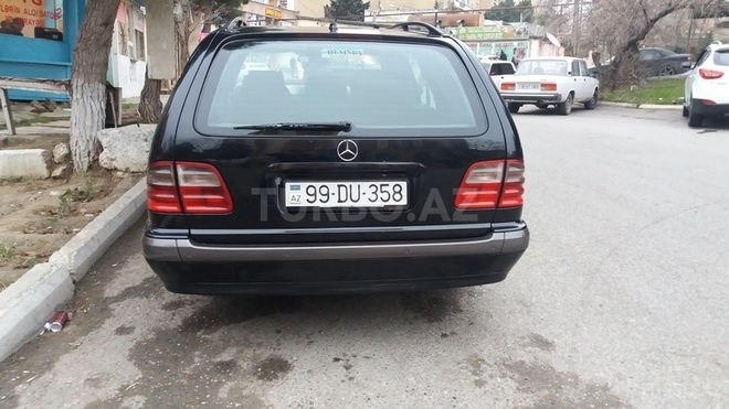 Mercedes E 220 2002, 258,000 km - 2.2 л - Bakı