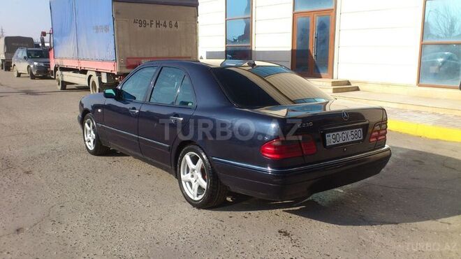 Mercedes E 230 1996, 230,000 km - 2.3 l - Sumqayıt