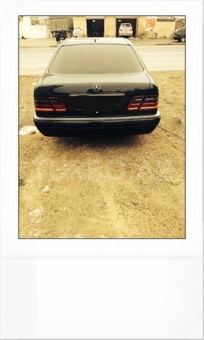 Mercedes E 220 1999, 386,000 km - 2.2 l - Bakı