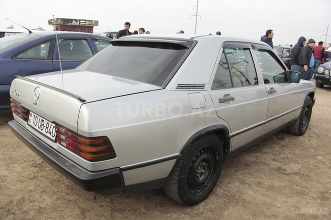 Mercedes 190 1986, 250,000 km - 2.0 l - Sumqayıt