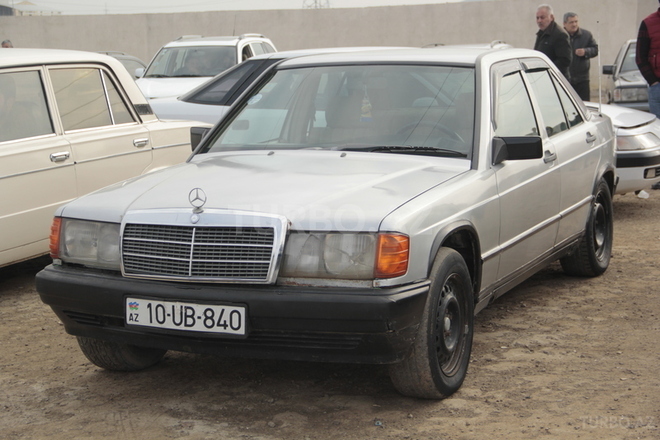 Mercedes 190 1986, 250,000 km - 2.0 l - Sumqayıt