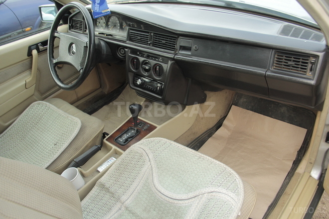 Mercedes 190 1986, 250,000 km - 2.0 l - Sumqayıt