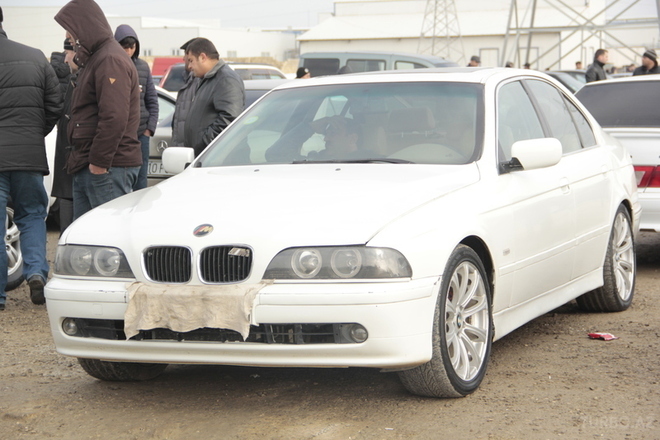 BMW 528 2000, 281,000 km - 2.8 l - Bakı