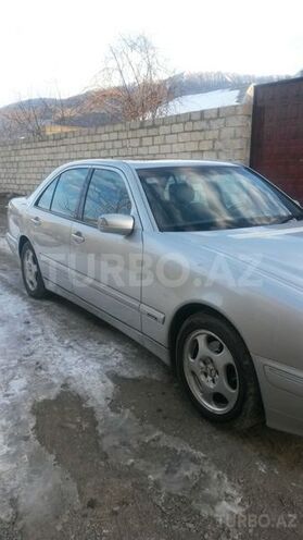 Mercedes E 240 2000, 243,000 km - 2.4 л - İsmayıllı