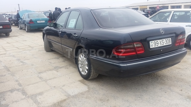 Mercedes E 270 1999, 450,000 km - 2.7 l - Bakı