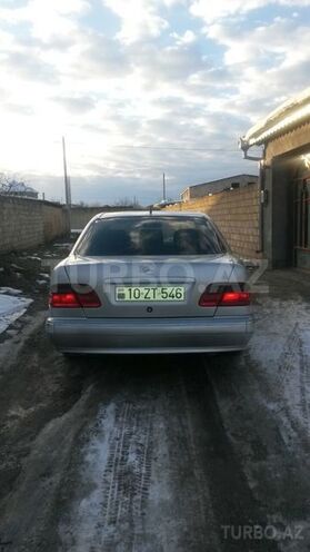 Mercedes E 240 2000, 243,000 km - 2.4 л - İsmayıllı