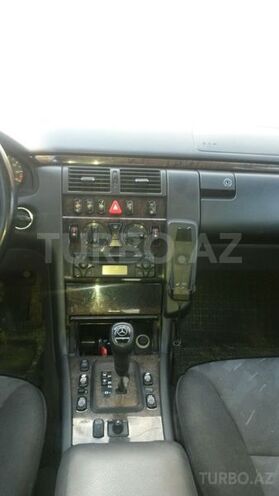 Mercedes E 240 2000, 243,000 km - 2.4 л - İsmayıllı