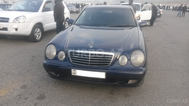 Mercedes E 220 1999, 198,000 km - 2.2 l - Bakı
