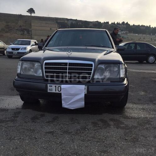 Mercedes E 220 1994, 246,000 km - 2.2 l - Bakı